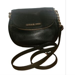 Michael Kors black, small crossbody purse H8" x W9" EUC in perfect no call-outs